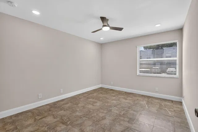  Residence photo 14