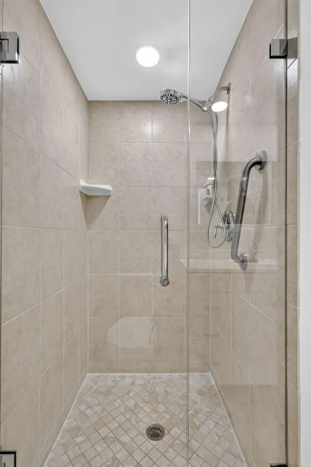  Residence photo 24
