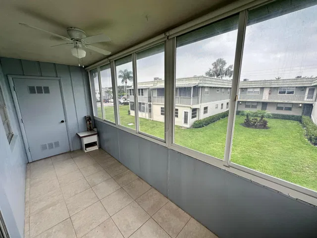 Residence photo 20