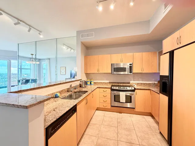 Windward Bay Lantana Unit Ph15 photo 25