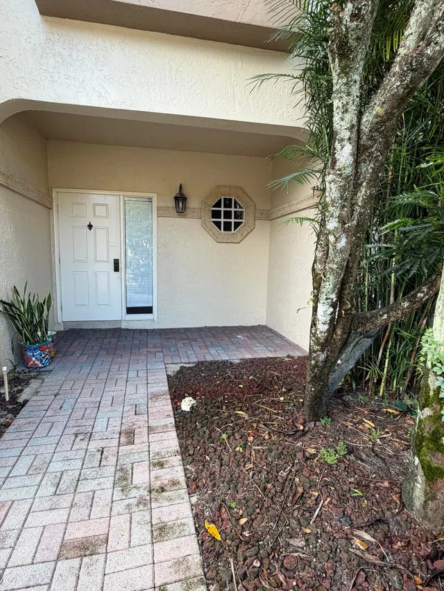 Residence photo 2
