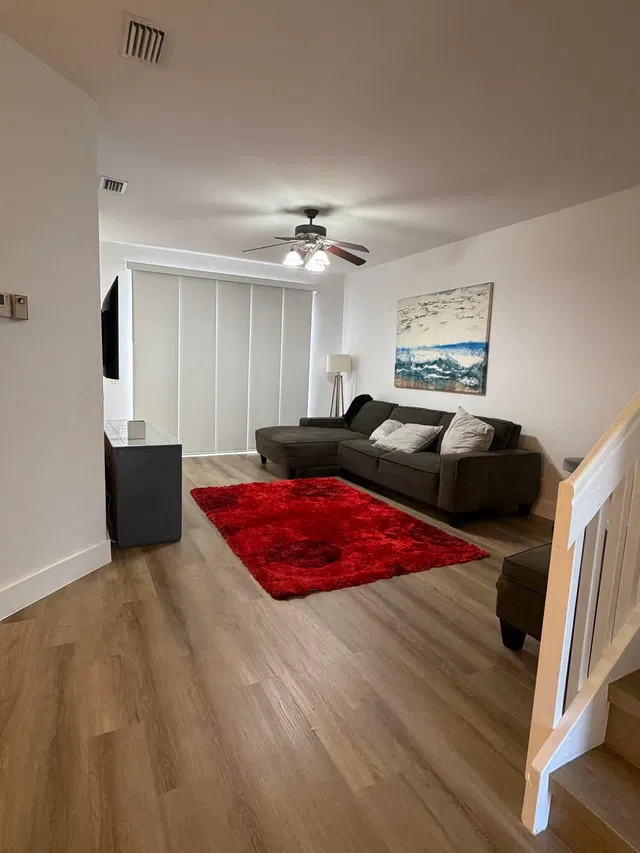 Residence photo 5