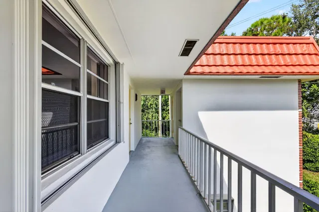 Unit 32-3208 photo 3