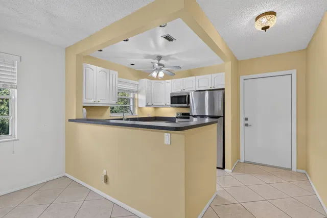 Unit 32-3208 photo 5