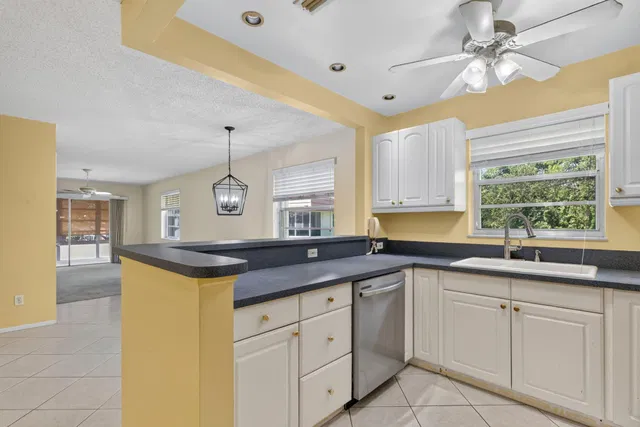 Unit 32-3208 photo 9