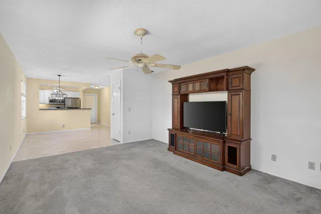 Unit 32-3208 photo 17