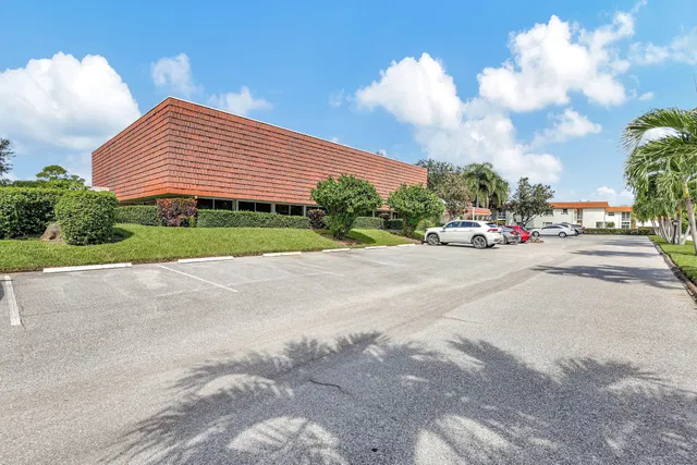 Unit 32-3208 photo 35