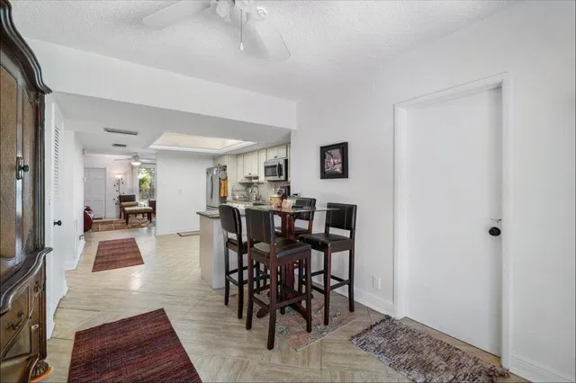 Residence photo 15