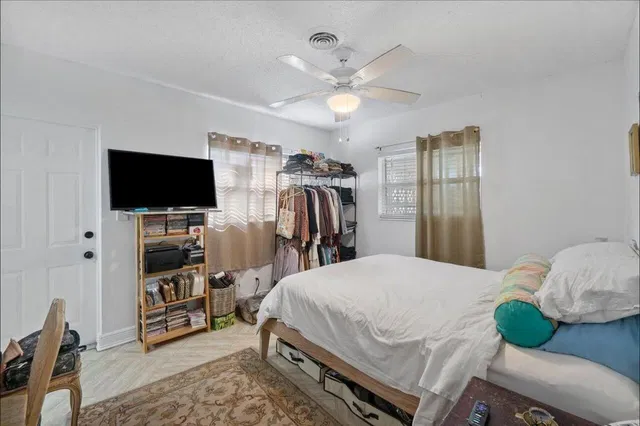 Residence photo 19