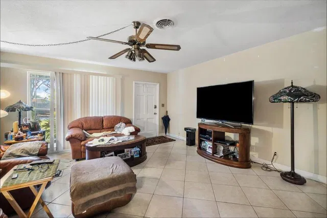 Residence photo 23