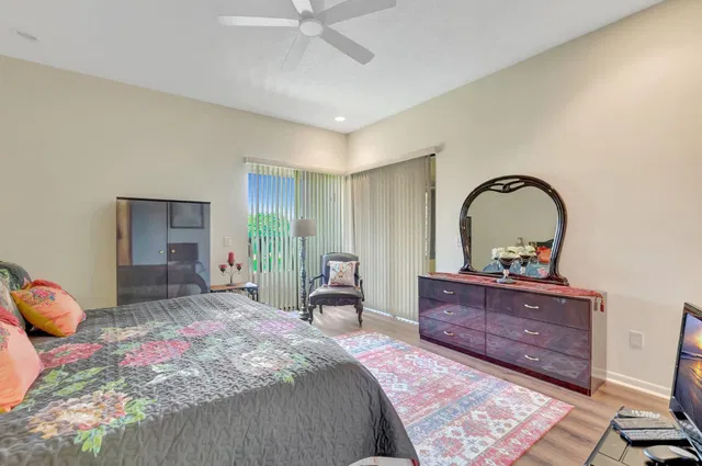 Unit 302 photo 21