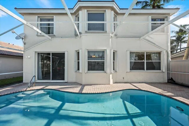 Residence photo 3
