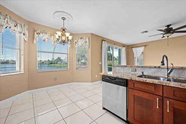 Residence photo 9