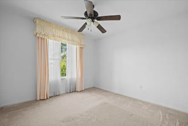 Residence photo 26