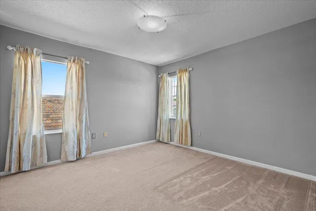 Residence photo 30