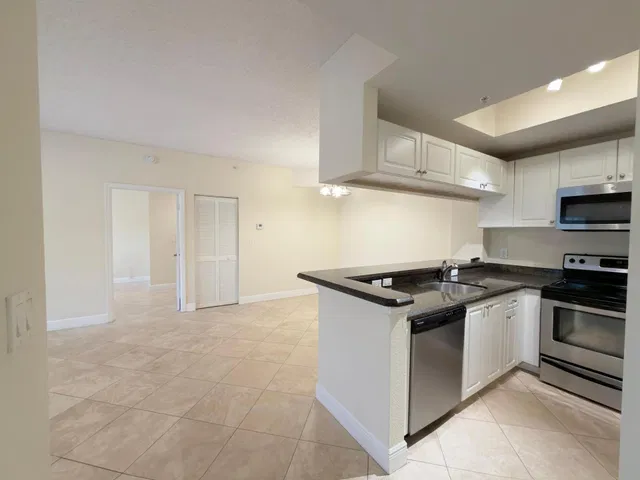 Unit 204 photo 2