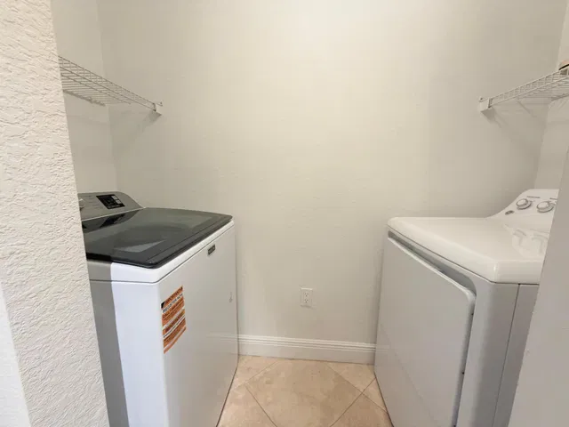 Unit 204 photo 7