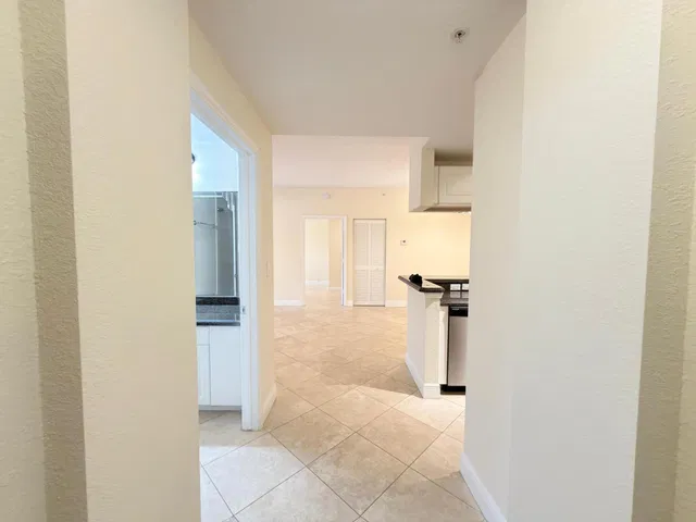 Unit 204 photo 9