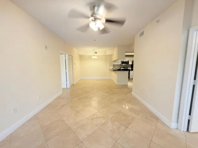 Unit 204 photo 11