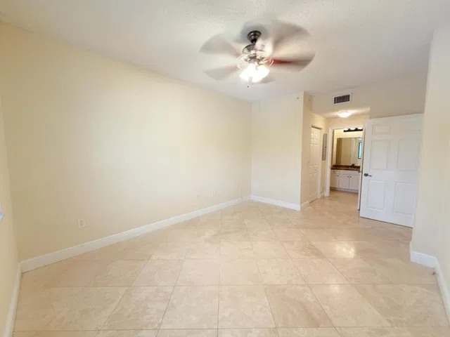 Unit 204 photo 15