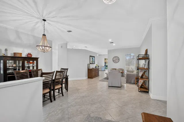 Residence photo 3
