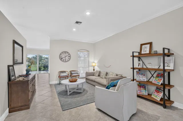 Residence photo 6