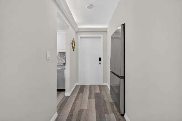Unit D14 photo 10