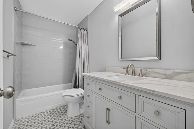 Unit D14 photo 14