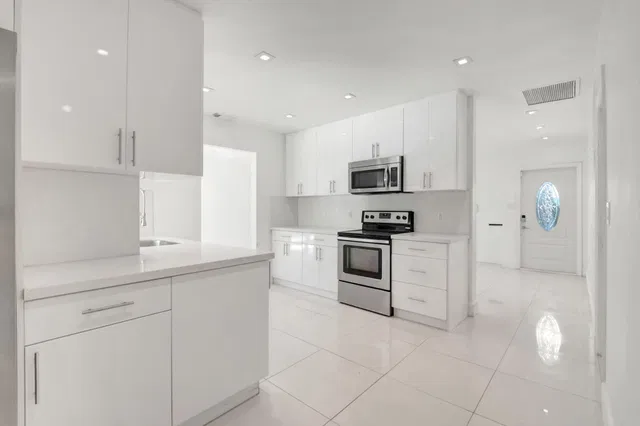 Residence photo 18