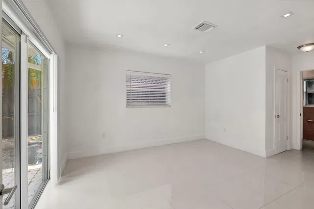 Residence photo 28