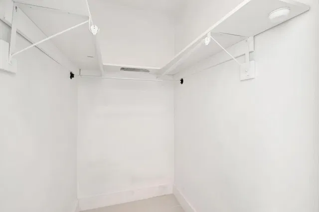 Residence photo 32