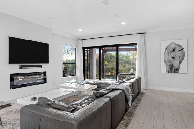 Residence photo 25