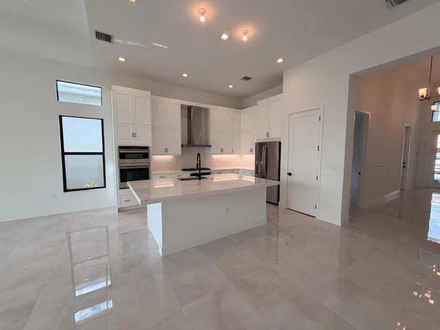 Residence photo 2