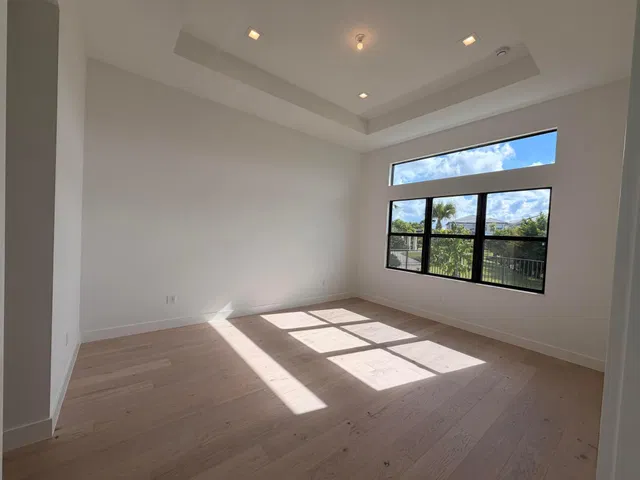 Residence photo 6