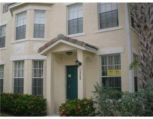 Unit 1509 photo 2