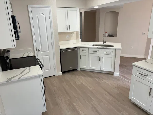 Unit 1509 photo 3