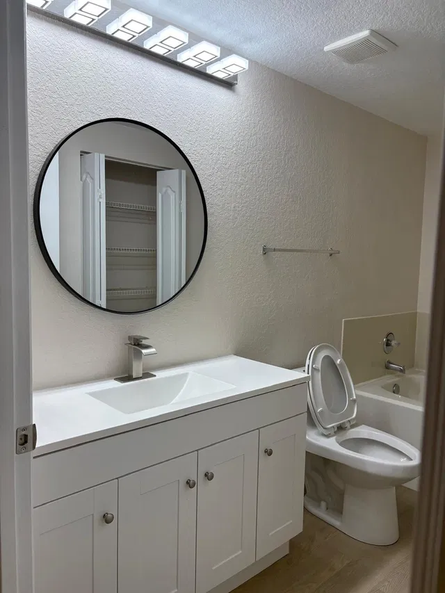 Unit 1509 photo 9