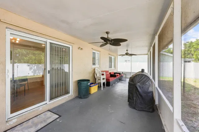 Residence photo 41
