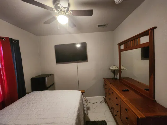 Residence photo 17