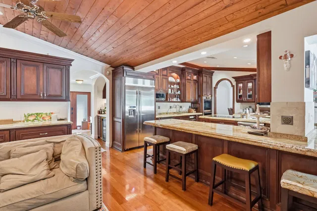 Boca Bath & Tennis Residence photo 11