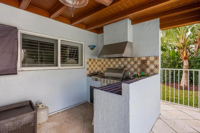 Boca Bath & Tennis Residence photo 23