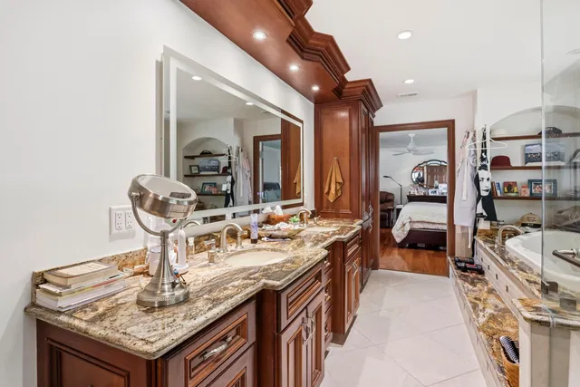 Boca Bath & Tennis Residence photo 30