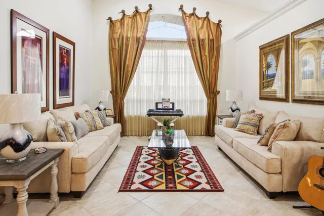  Residence photo 6