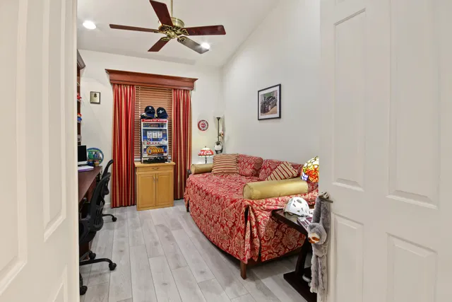  Residence photo 27