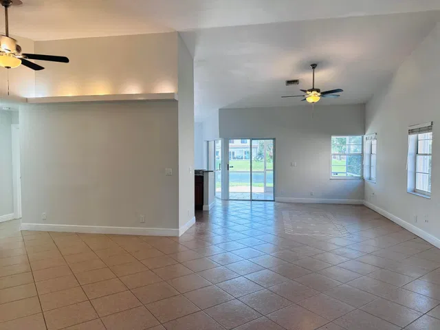 Residence photo 2
