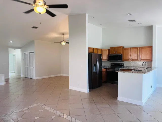 Residence photo 4