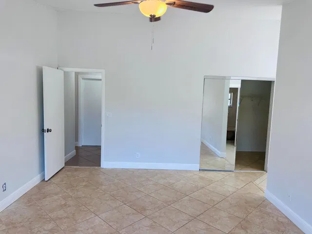 Residence photo 8