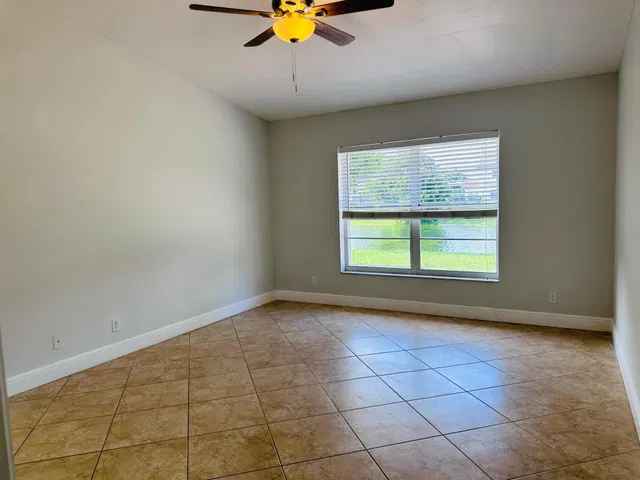 Residence photo 9