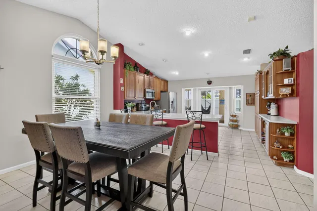 Residence photo 2