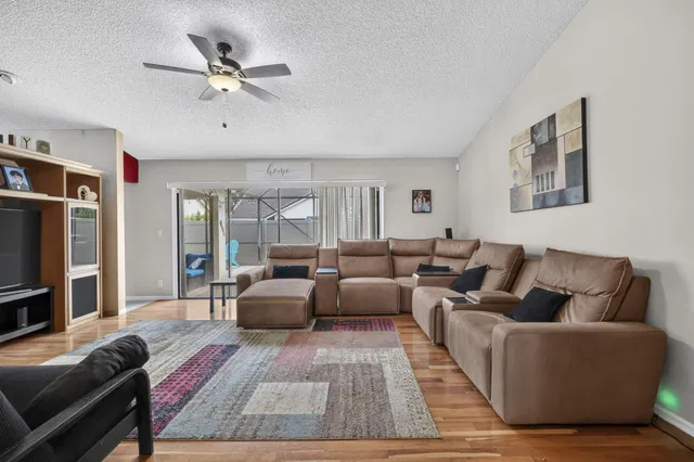 Residence photo 10